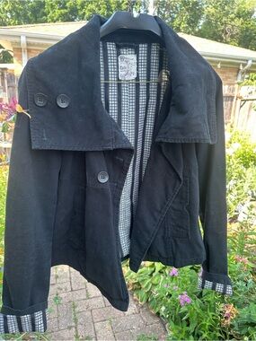 Tulle Black Cropped Button Jacket with Plaid Lining